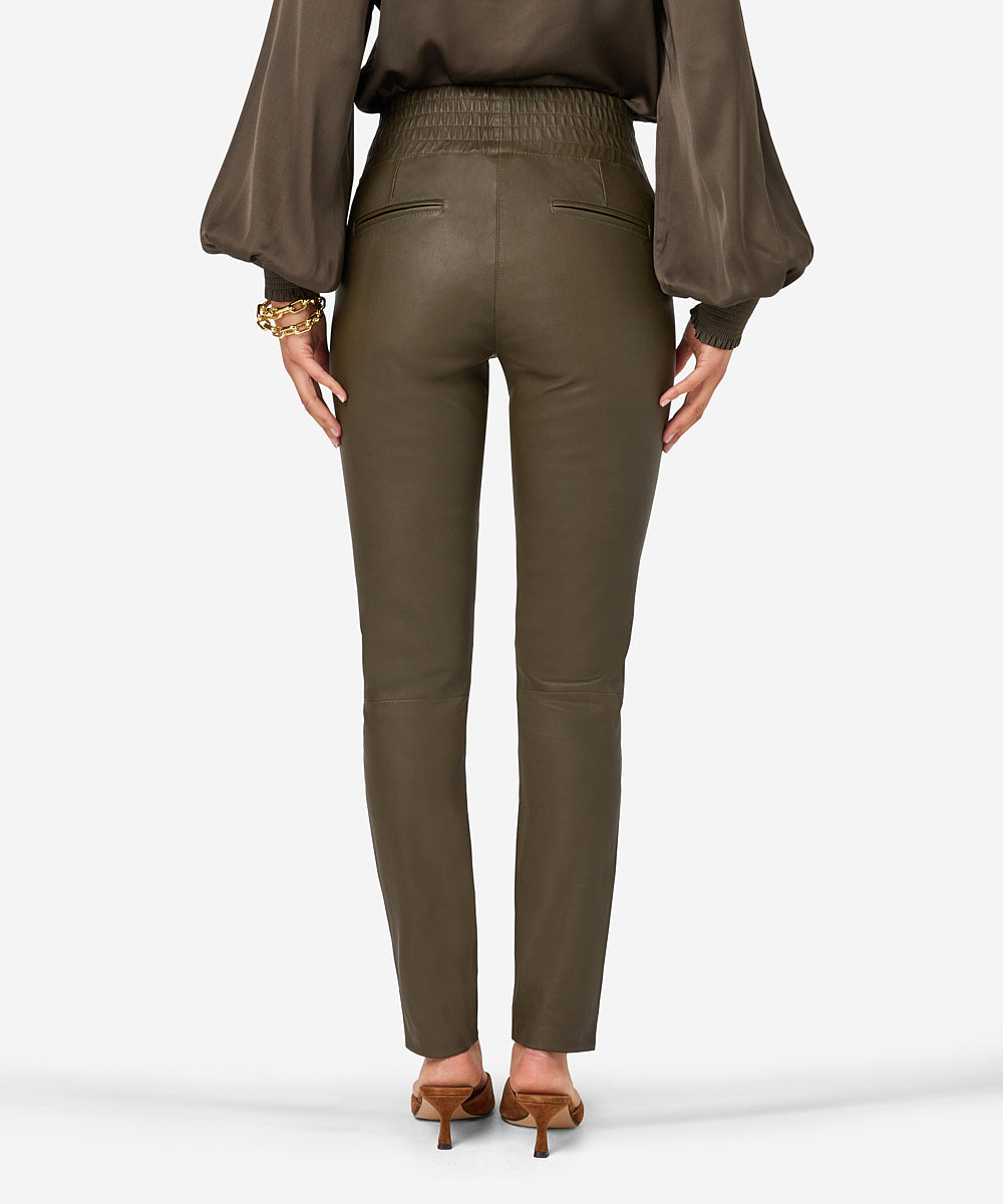 Colette | Dark Utility