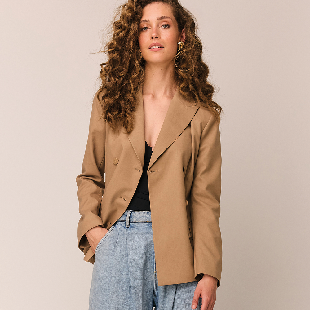 Jiya | Dark Sandstone