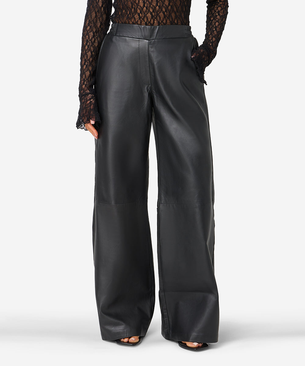 Pennie | Black