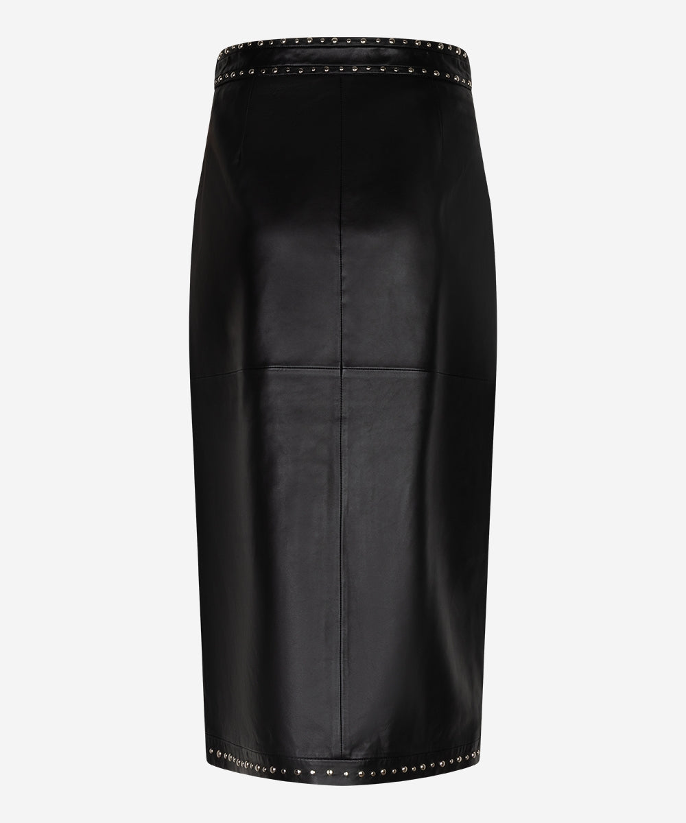 Saffron Studs | Black
