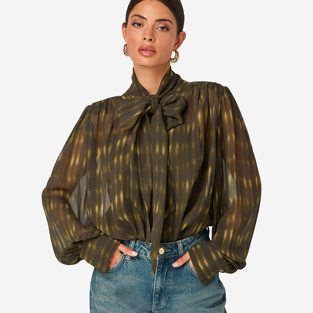 Tifani Print | Blurred Trail