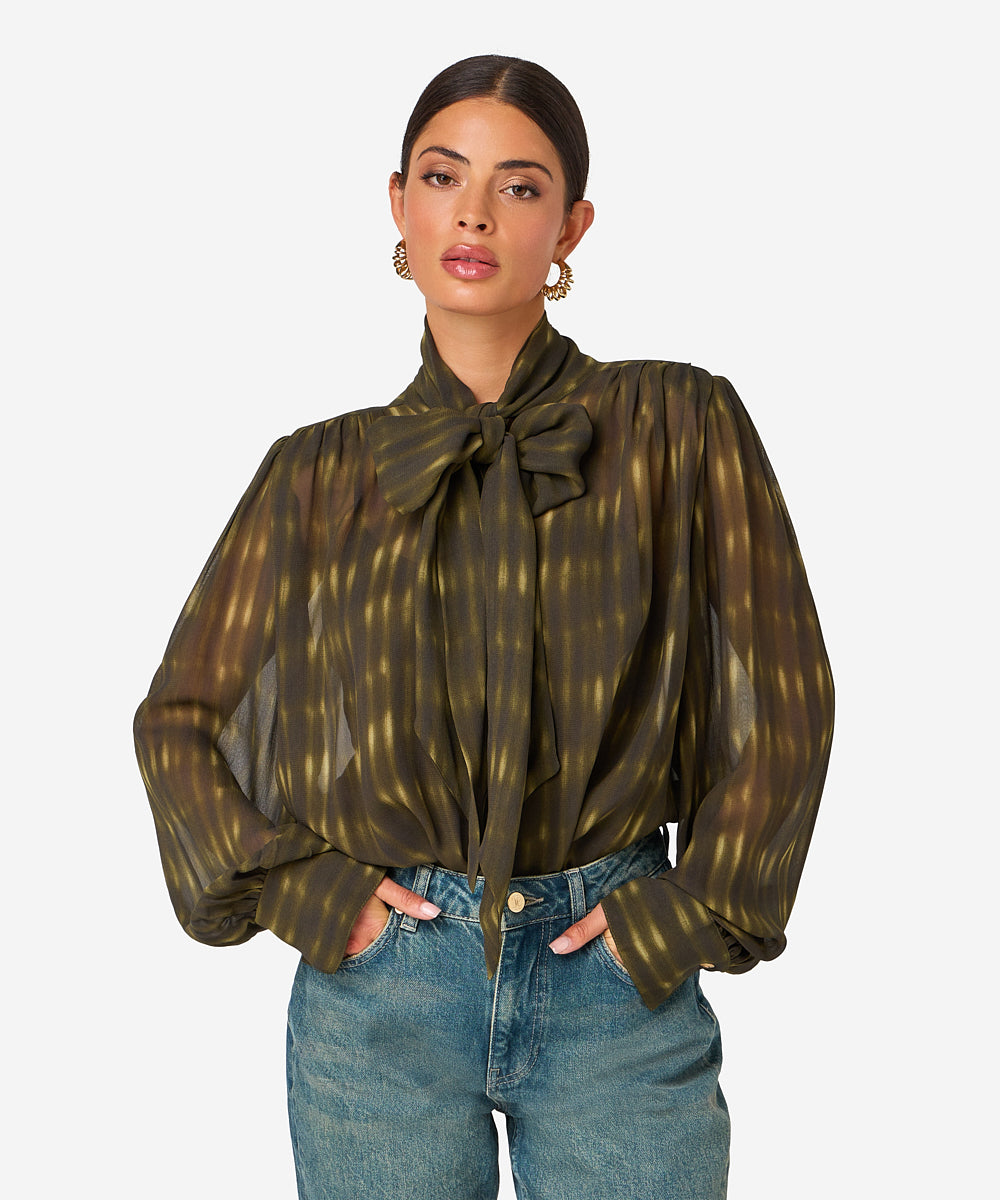 Tifani Print | Blurred Trail