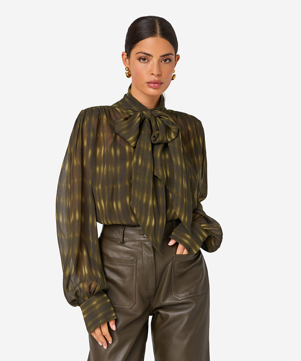 Tifani Print | Blurred Trail